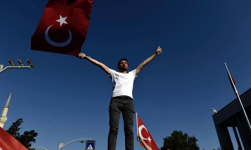 Οι Τούρκοι ''βλέπουν'' εμφύλιο & διάσπαση: Σενάρια για “αμερικανική παρέμβαση” τύπου... Σαντάμ!